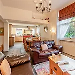 4 Bed In Sz292 *