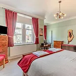 4 Bed In Sz292