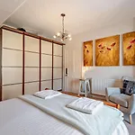4 Bed In Sz292